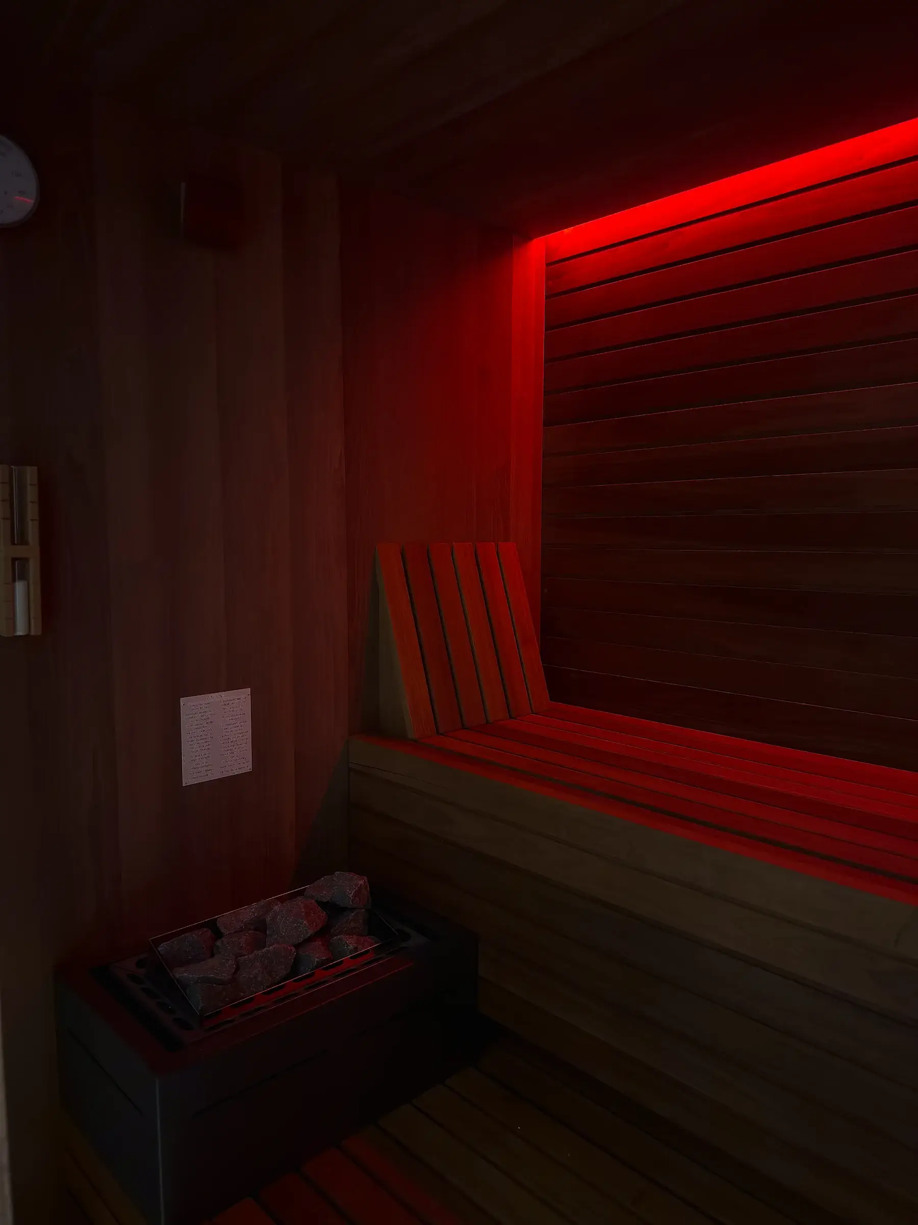 intérieur du Sauna en bois naturel
